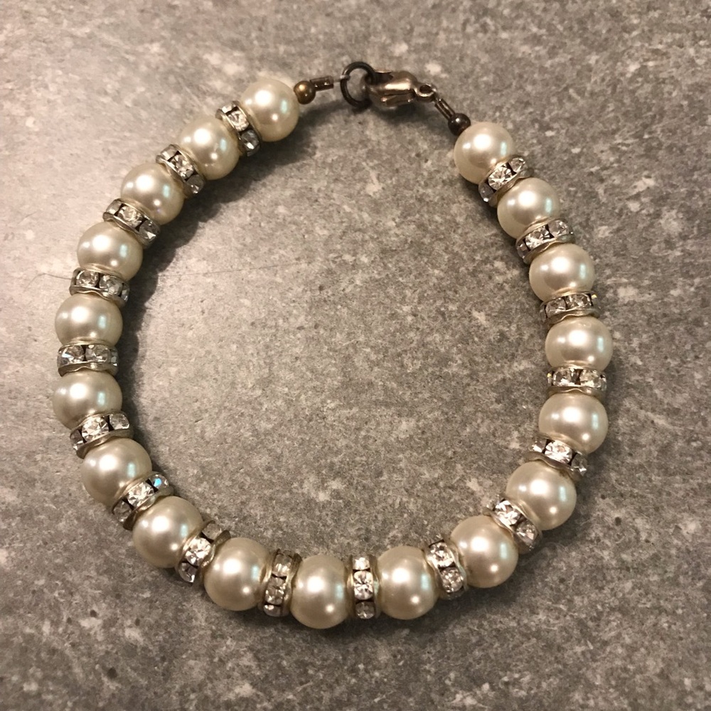 EUC Pearl & Swarovski Crystal Bracelet